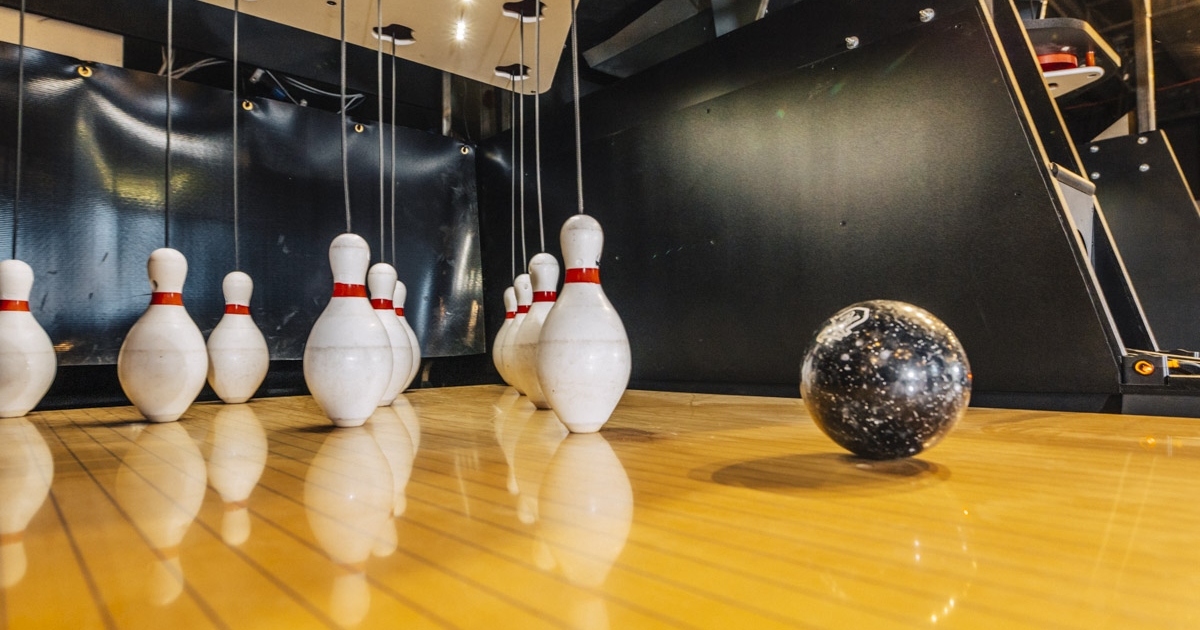 Bowling pins/ball set - standard and duck pin by Make It Lab